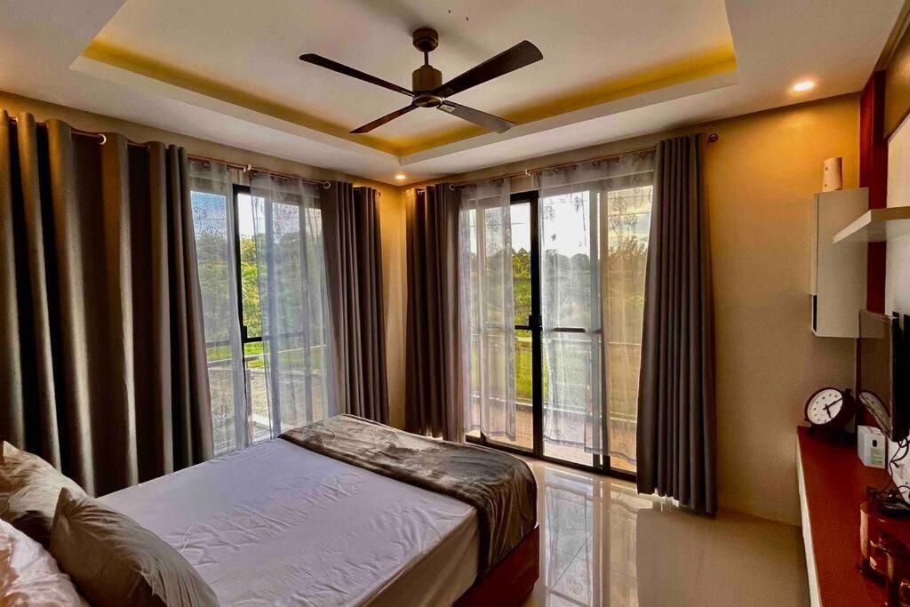 Overlooking Staycation At Sandari Batulao Tagaytay City Eksteriør billede