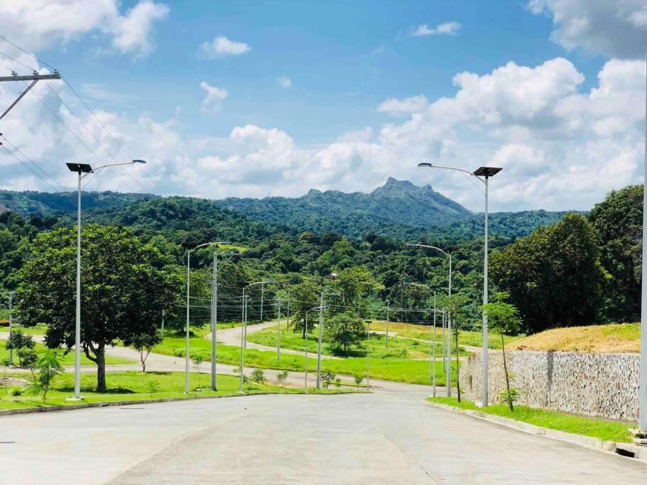 Overlooking Staycation At Sandari Batulao Tagaytay City Eksteriør billede