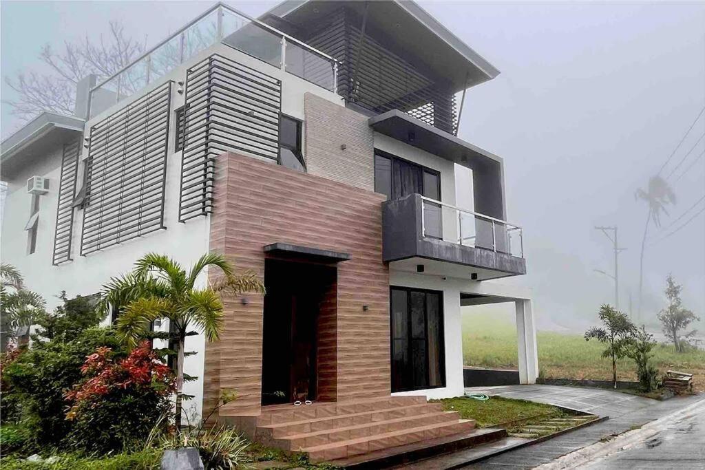 Overlooking Staycation At Sandari Batulao Tagaytay City Eksteriør billede