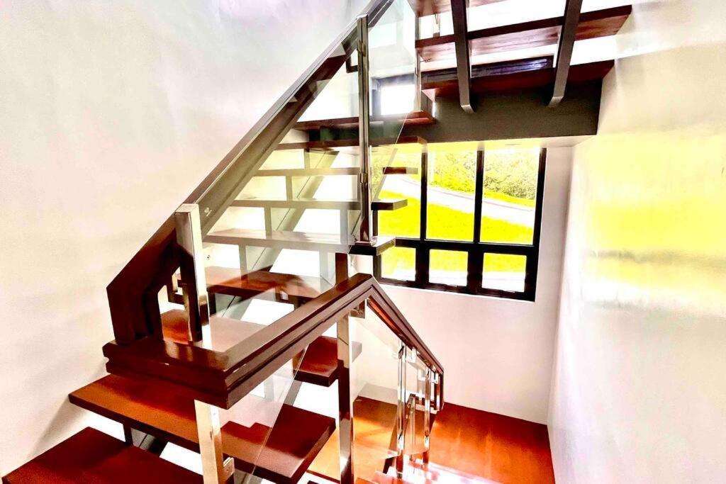 Overlooking Staycation At Sandari Batulao Tagaytay City Eksteriør billede