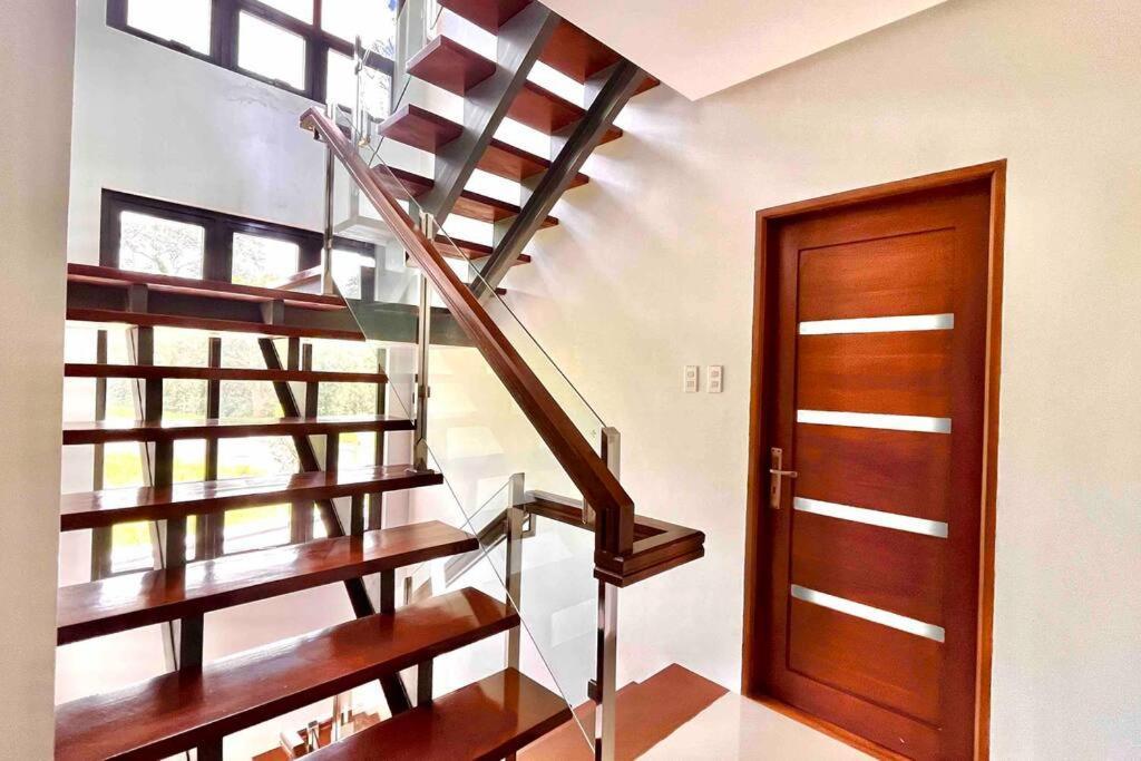 Overlooking Staycation At Sandari Batulao Tagaytay City Eksteriør billede