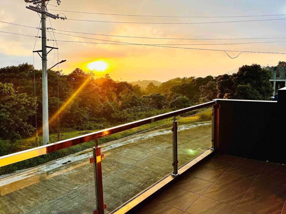 Overlooking Staycation At Sandari Batulao Tagaytay City Eksteriør billede