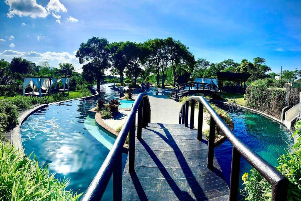Overlooking Staycation At Sandari Batulao Tagaytay City Eksteriør billede